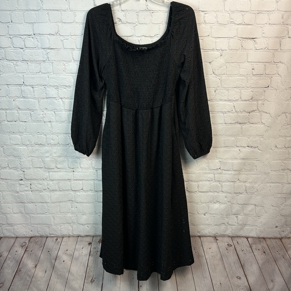 BloomChic Black Smocked Square Neck Eyelet Lantern Sleeve Dress Plus Size 2X 3X - Picture 2 of 7
